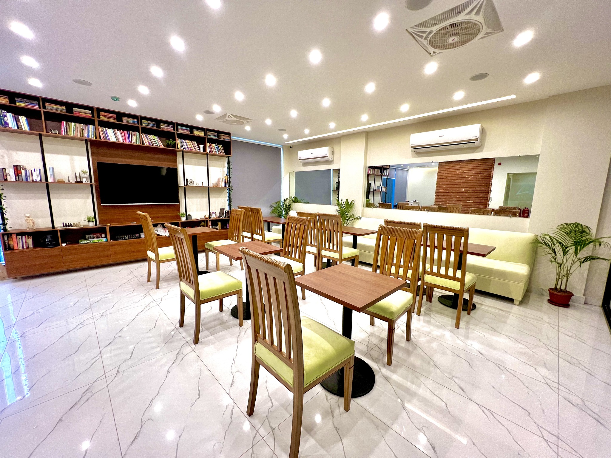 Visiting professional working from a Launchbox day-pass desk